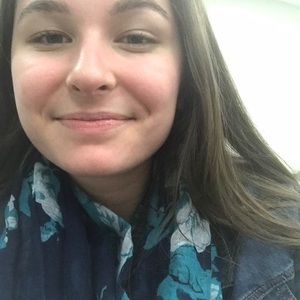 Meet your Posher, Lucinda